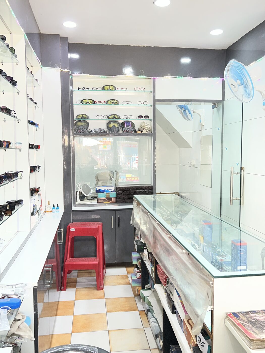Inside Krishna Sethi Optical, Assandh